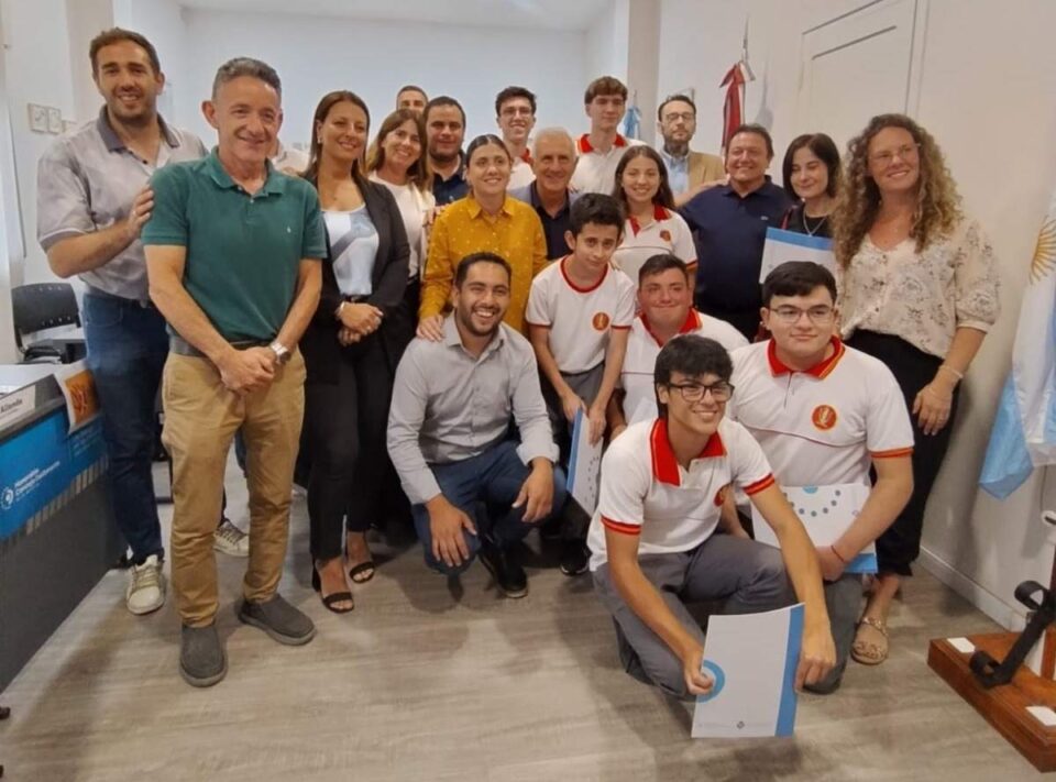 El Concejo Deliberante reconoció a estudiantes del Manuel de Falla por la ONIET 2024