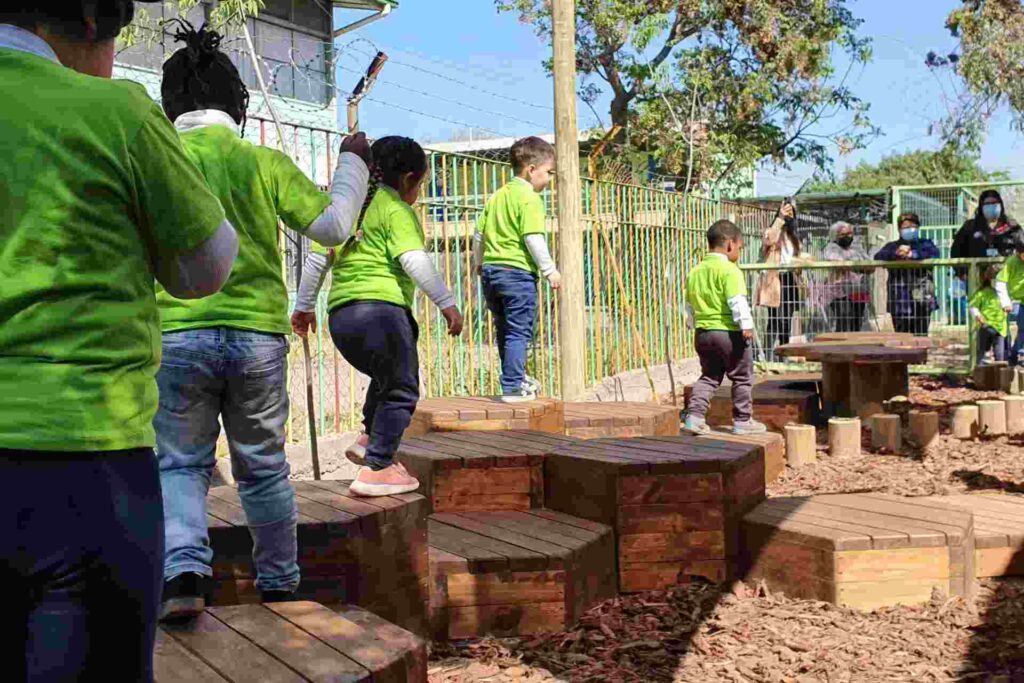 La Educación sobre la Mesa. Hoy: Espacios públicos, aprendizajes sociales para tod@s”