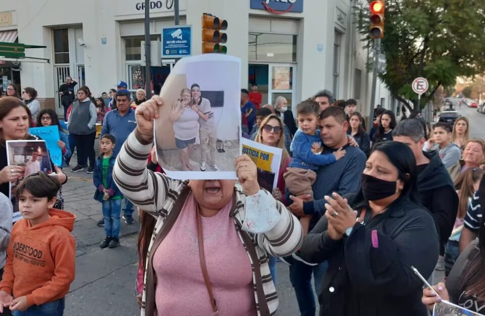 Causó la muerte de otro joven en una pelea callejera, fue condenado y no irá preso