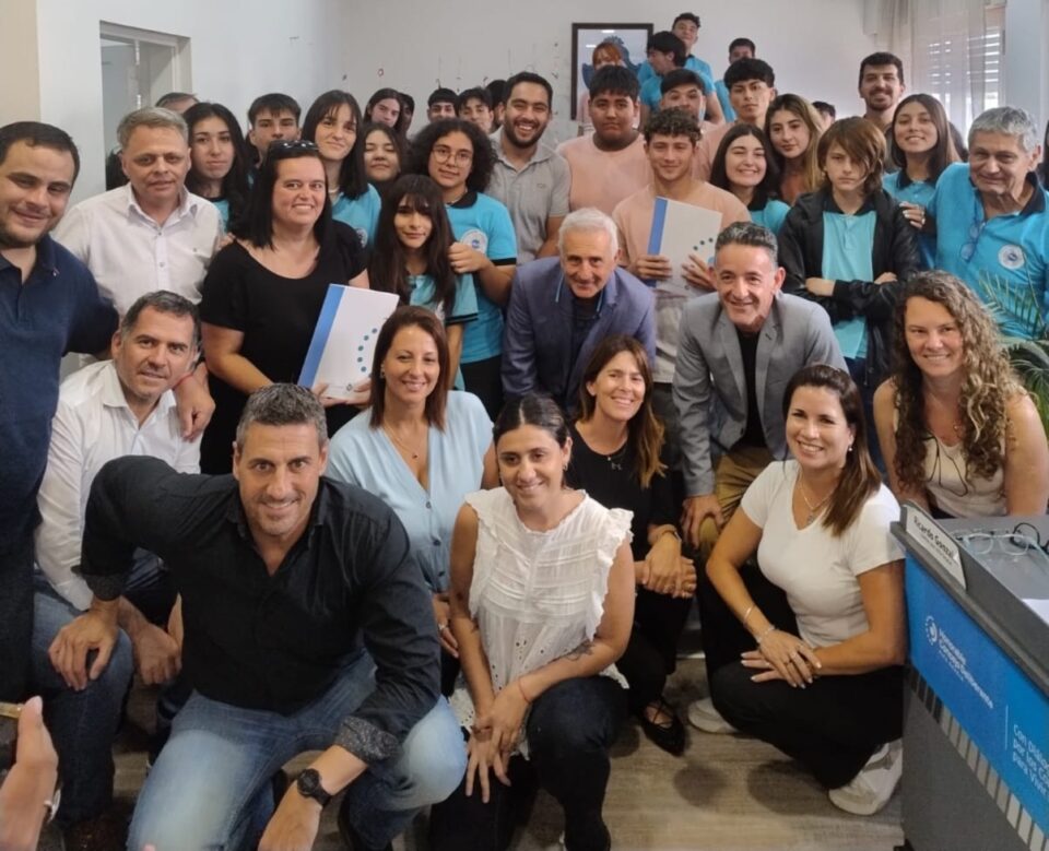 Jóvenes que apuestan al futuro: otorgaron un beneplácito a estudiantes del colegio PROA