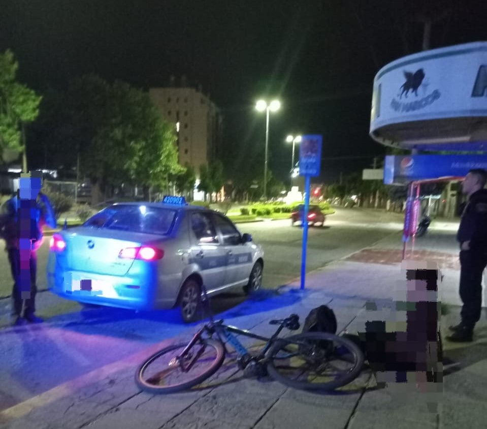 Un ciclista resultó herido tras chocar de atrás a un remis