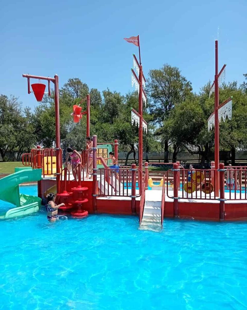 Monte Ralo: los niños de la Escuela de Verano disfrutaron del Parque Acuático