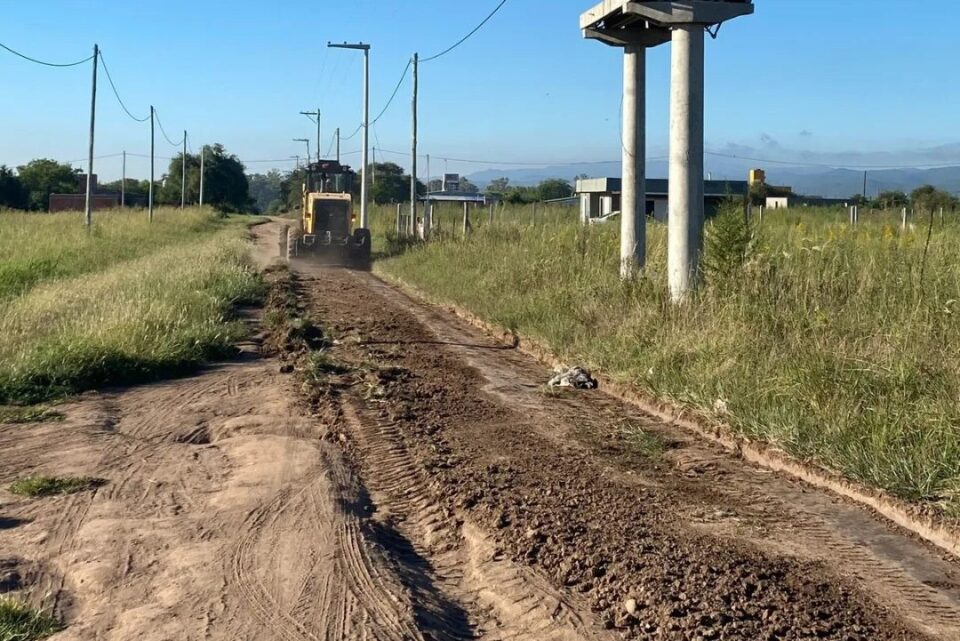 Barrio El Mirador: vecinos realizaron una colecta y lograron arreglar su calle principal