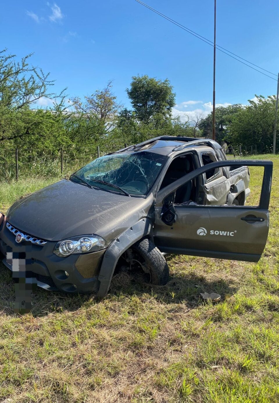Perdió el control y dio un tumbo en la banquina