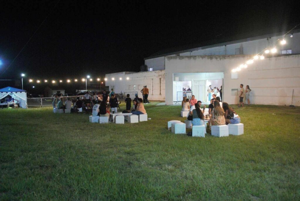 Monte Ralo celebró el Día de los Enamorados con música, baile y feria