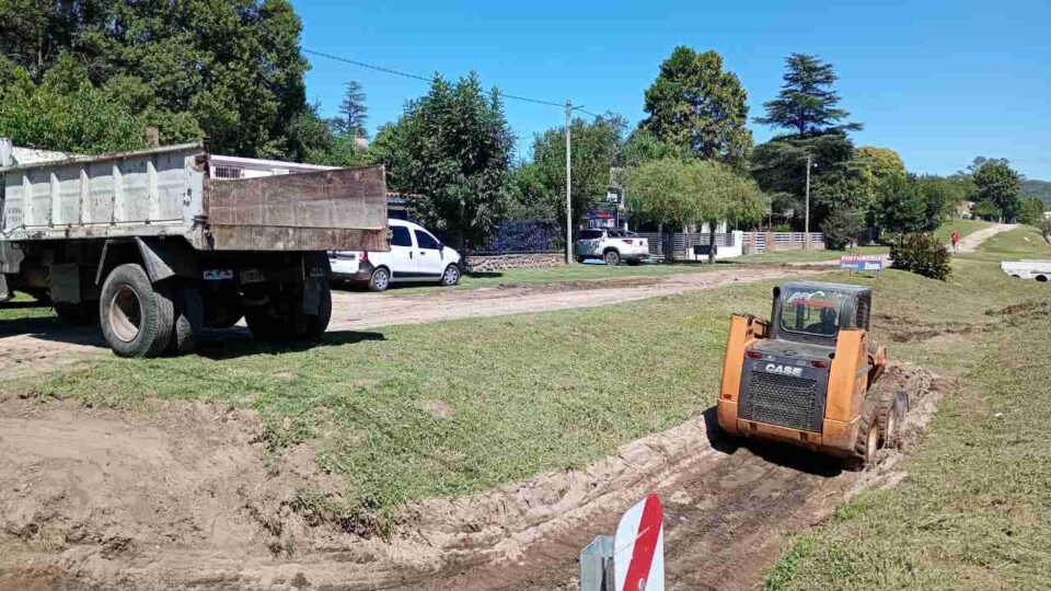 Villa La Bolsa: la Comuna continúa con el arreglo de calles y alcantarillas