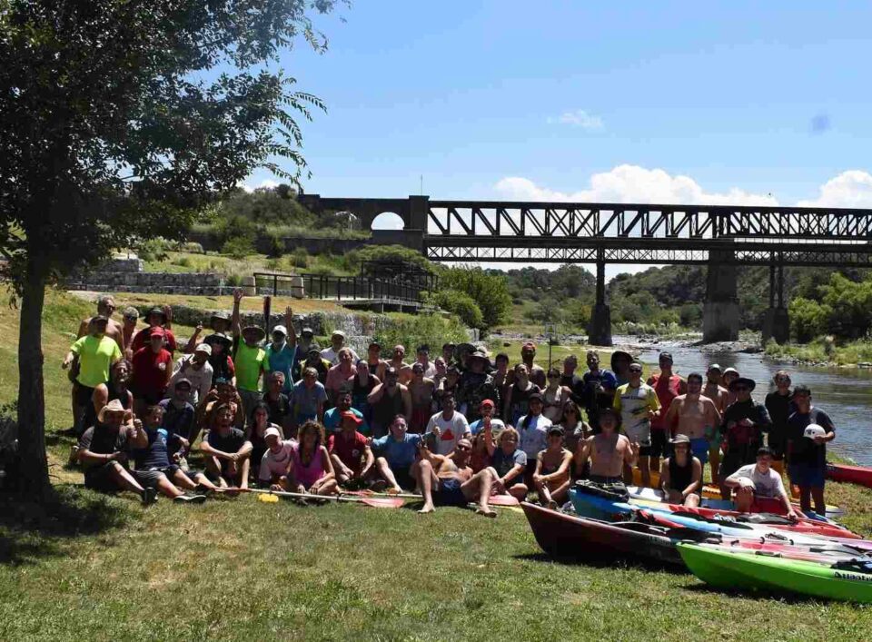 Más de 100 personas participaron de la Travesía en Kayak por el Río Xanaes