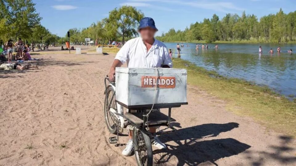 Se hacía pasar por heladero y vendía droga en un río serrano