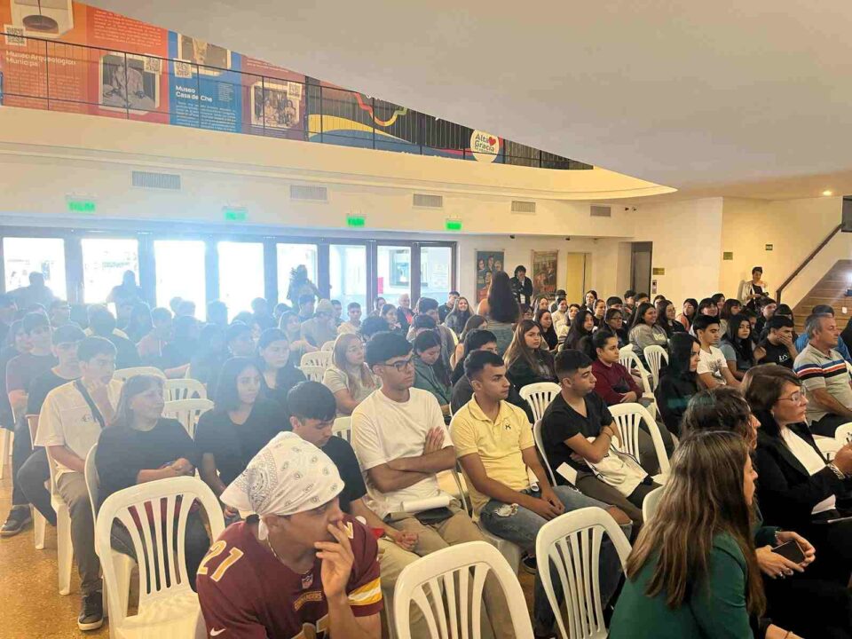 Se realizó la entrega de tarjetas de débito a beneficiarios del Programa Primer Paso