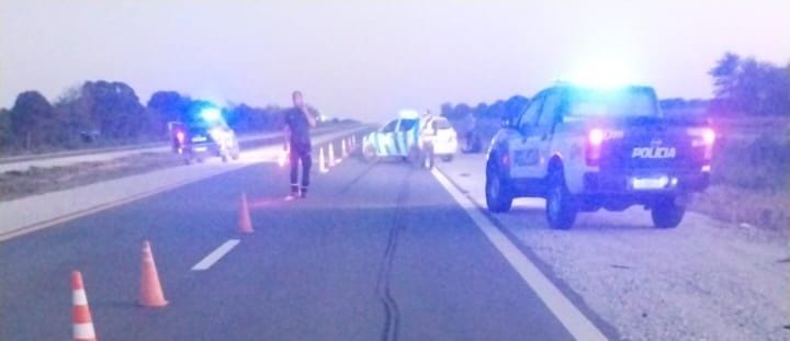 Grave accidente en la Autovía Calamuchita: una motocicleta impactó contra un auto y hubo heridos