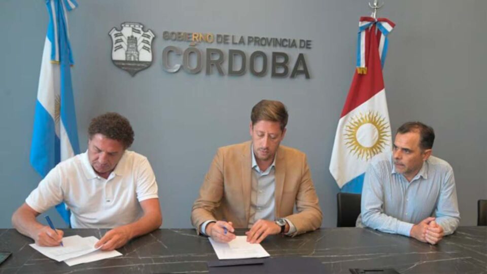 Uepc firmó el acuerdo salarial con la Provincia: las claves del aumento para docentes