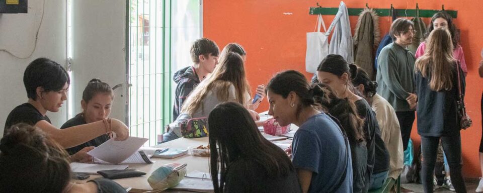 Convocan a estudiantes universitarios para brindar apoyo escolar en Alta Gracia