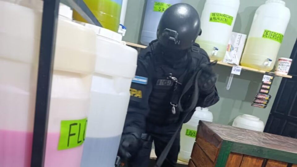 Alta Gracia: simulaba tener un local de artículos de limpieza pero en realidad vendía droga