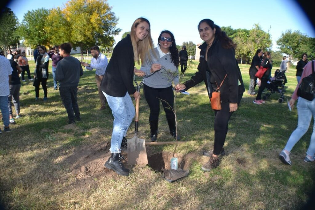 25 años educando corazones: emotiva celebración en el IPEM N° 82 Anexo de Monte Ralo