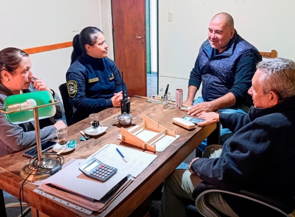 Reunión de Cooperativa Anisacate por seguridad en elecciones y programas de inclusión