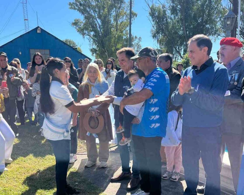 Alumnos del IPET 132 Paravachasca escribieron cartas para los veteranos