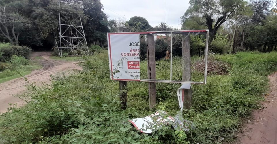 Vandalizaron carteles de la comuna en José de la Quintana