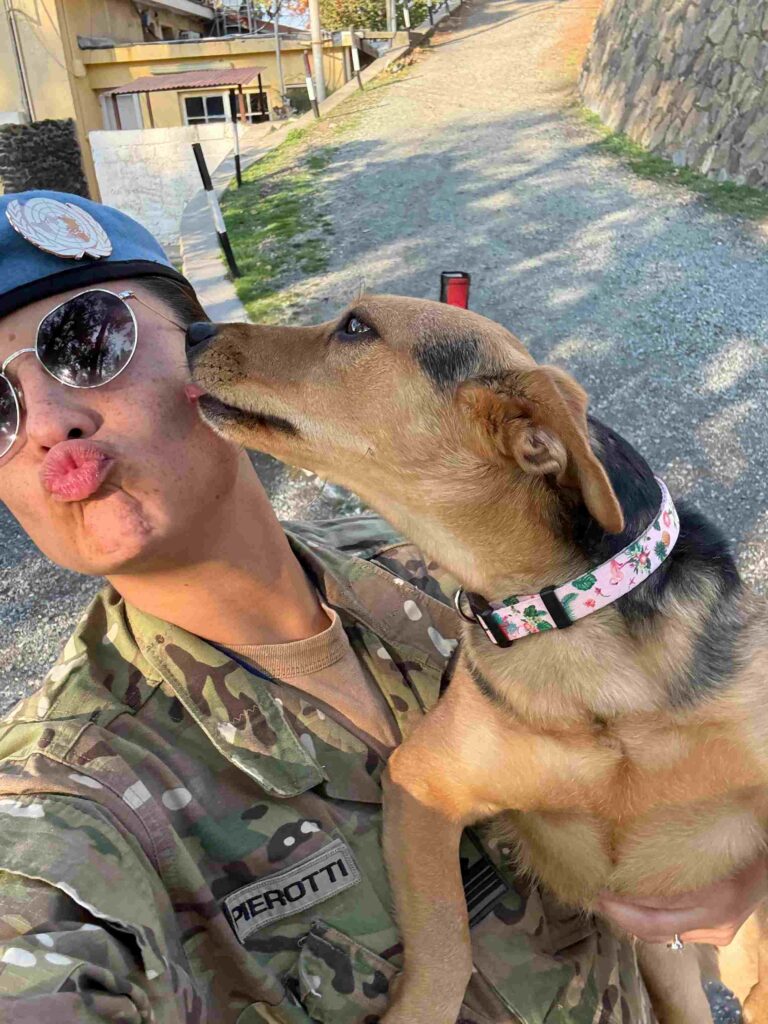 Aylen, la altagraciense que no se rindió hasta traer a su perrita desde Chipre