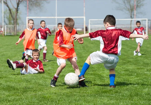 La Escuelita de Fútbol ahora es gratuita en Falda del Carmen