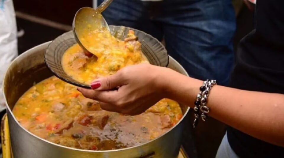 Más de 60 personas se intoxicaron tras el locro popular que organizó un municipio