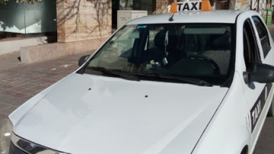 Perdió el dinero para su operación y pide ayuda para encontrar al taxista