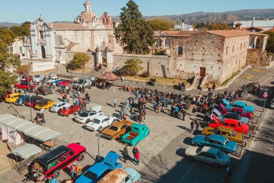XI Vuelta "Por las rutas del Che": motos y autos clásicos recorrerán Alta Gracia