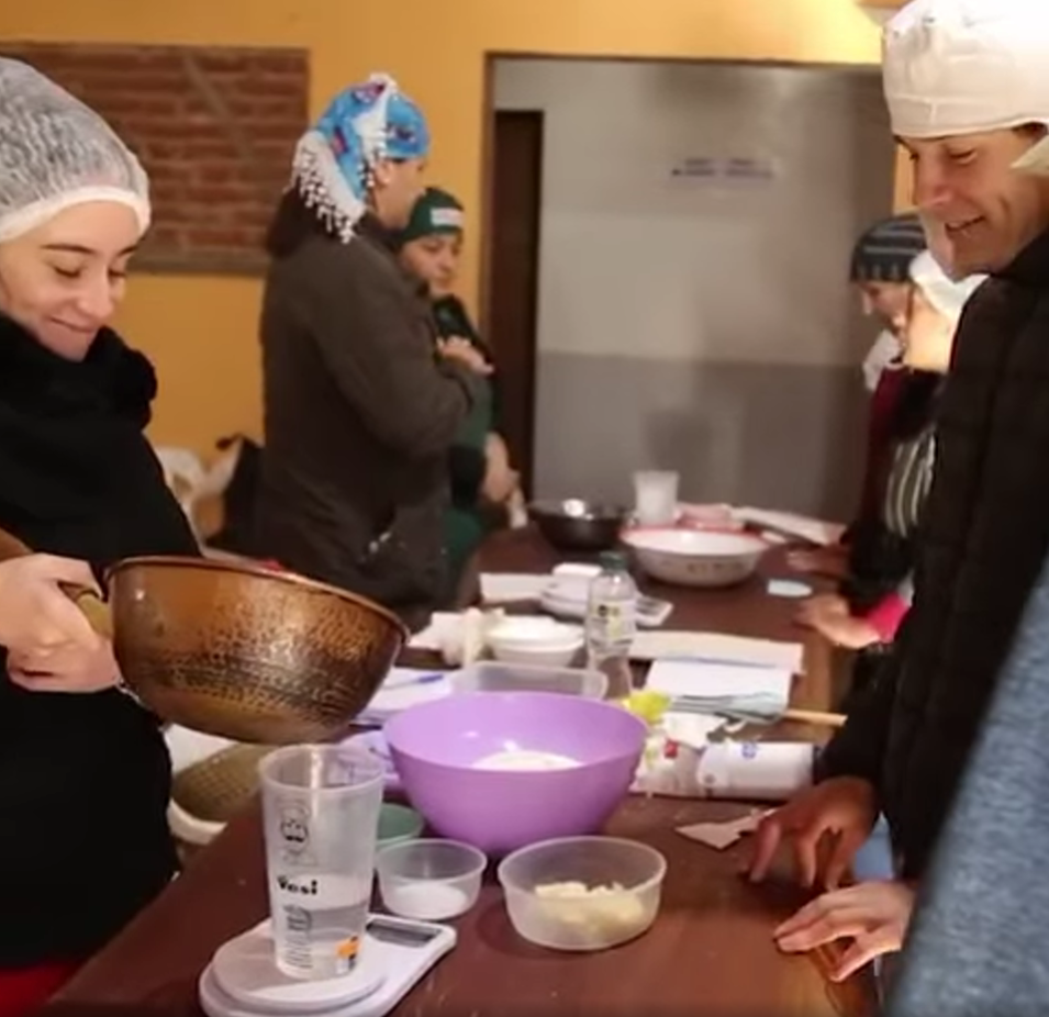 Villa La Bolsa: curso gratuito de pastelería con gran participación vecinal
