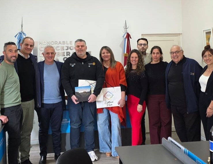 El Rotary Club Alta Gracia recibió la visita del Gobernador del Distrito 4851