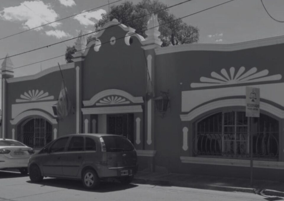 Investigan la muerte de un joven playero en circunstancias dudosas