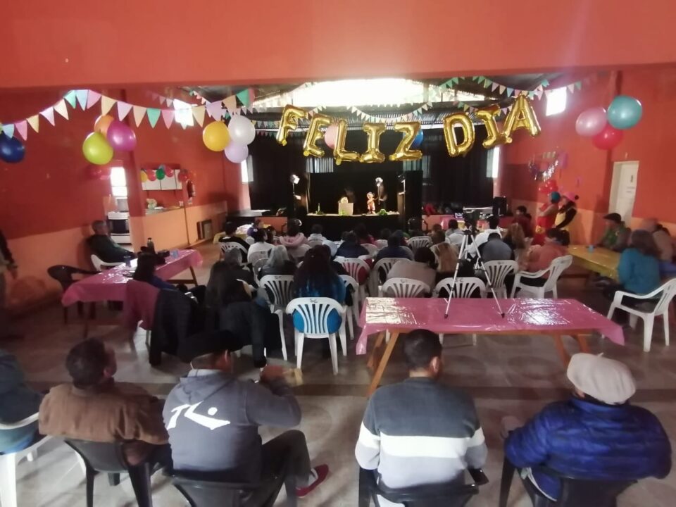 San Clemente celebró el Día de las Infancias con juegos, regalos y un show de títeres