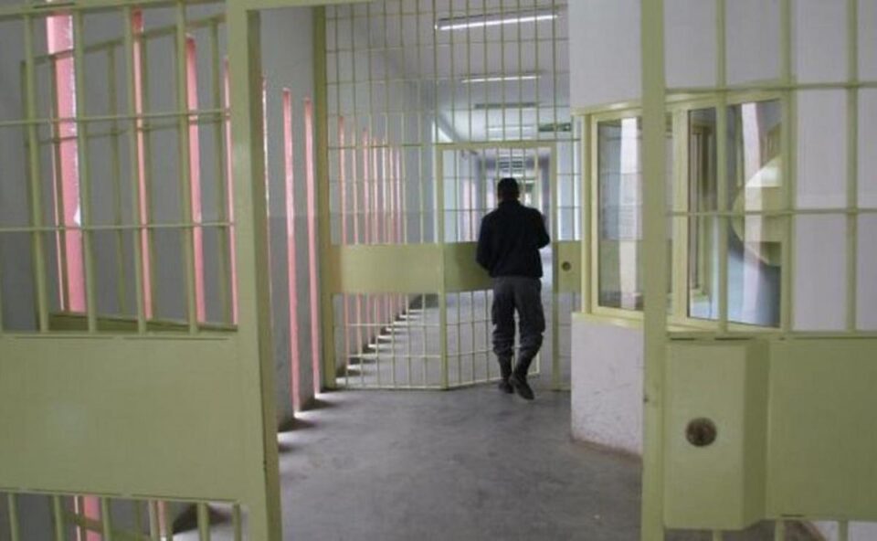 Presos presentaron un habeas corpus por "condiciones inhumanas" en Bouwer