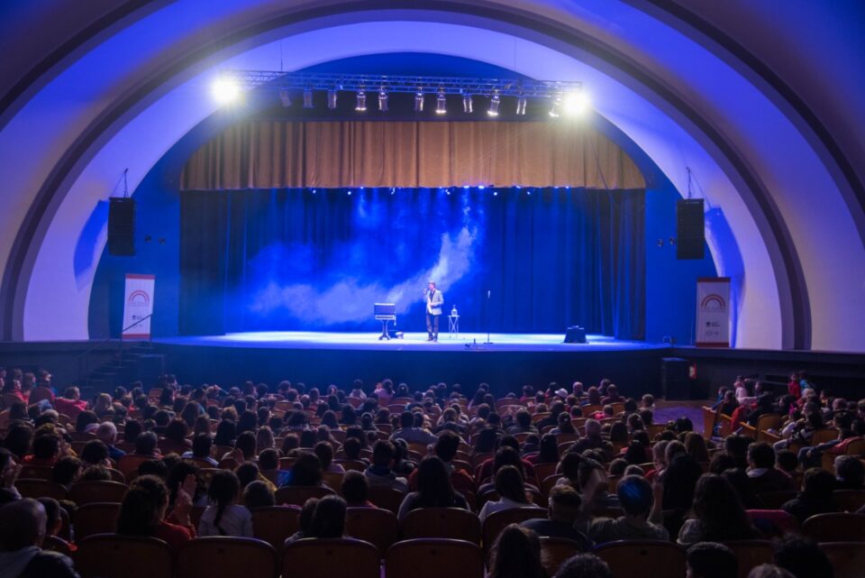 Comenzó la primera semana del Teatro Estudiantil en el Monumental Sierras