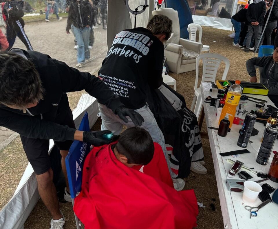 Barberos Solidarios ofrecerán cortes por donaciones este domingo