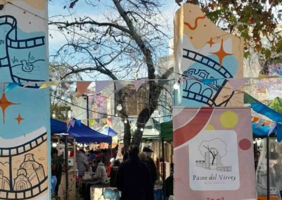 Domingo en Alta Gracia: la feria del Paseo del Virrey a puro color y música