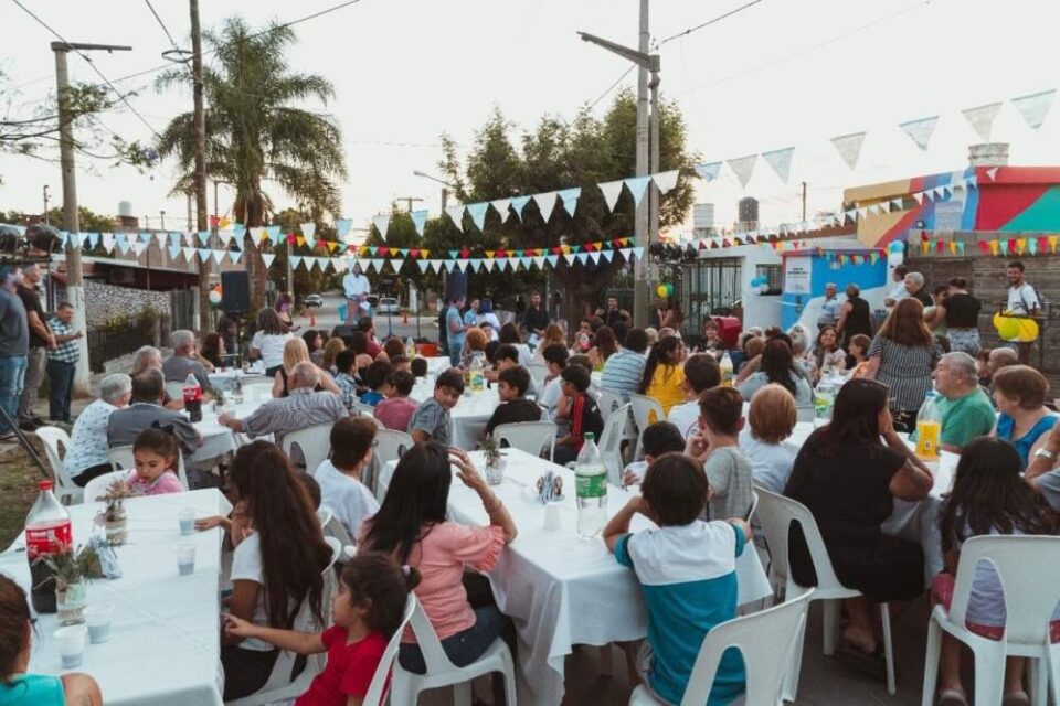 Una fiesta solidaria: este domingo llega “La Música y los Barrios” al Club Colón