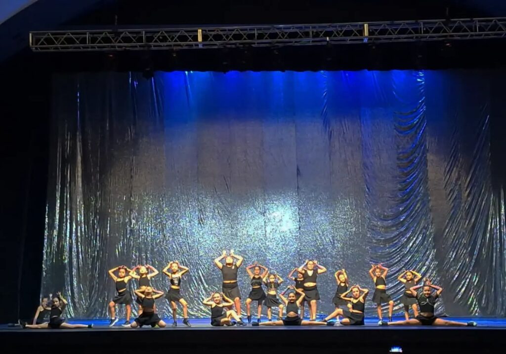 La danza también une: una academia organiza un bingo a beneficio de sus alumnas