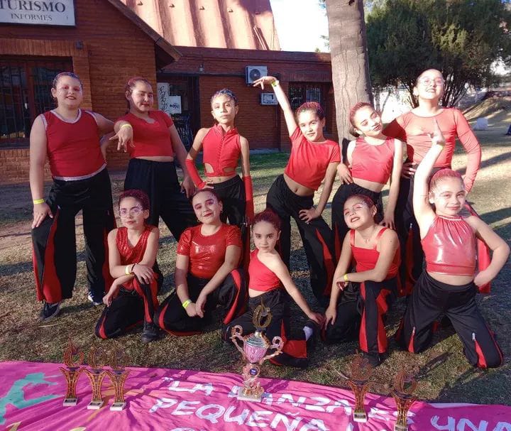 La danza también une: una academia organiza un bingo a beneficio de sus alumnas