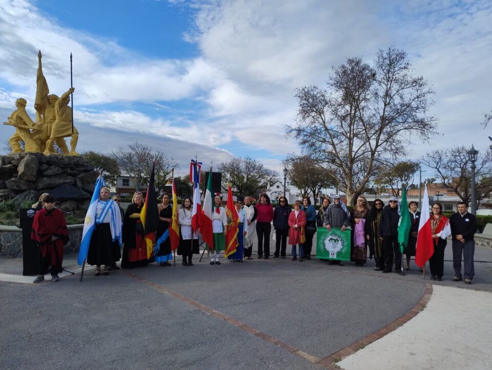 "Semana del Inmigrante": emotivo acto con homenajes a familias y vecinos destacados
