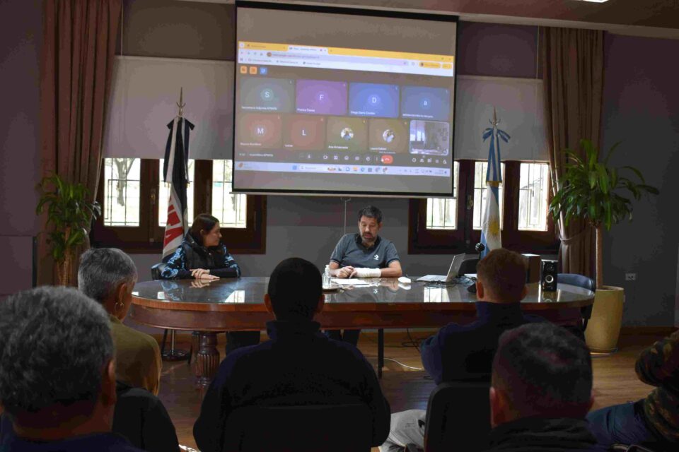 En Manfredi, Carolina Basualdo apoyó el reclamo de los trabajadores del INTA