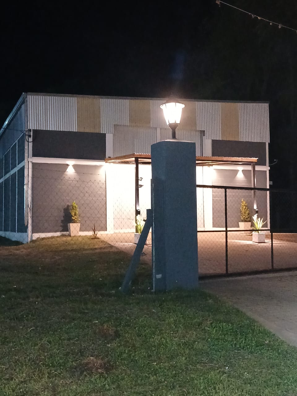Villas Ciudad de América inauguró los nuevos sanitarios y vestuarios del Polideportivo Comunal