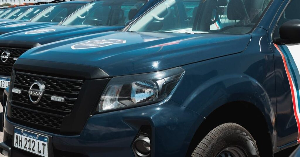 Alta Gracia recibió una Nissan Frontier, 15 chalecos y 20 alarmas para su Guardia Local