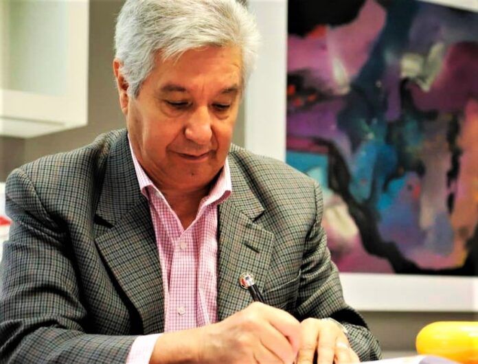 Educación y resiliencia: el libro de Spinetti fue reconocido por la Legislatura