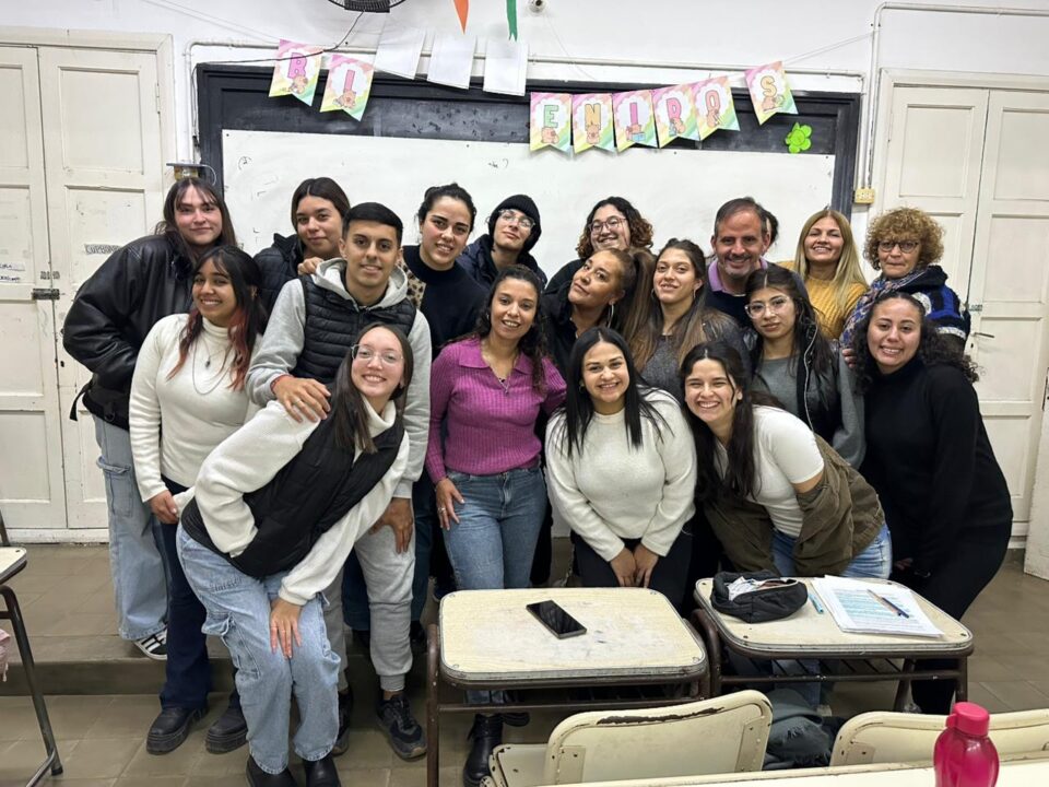 Estudiantes de Turismo de Alta Gracia impulsan una rifa solidaria para salvar su viaje a Iguazú