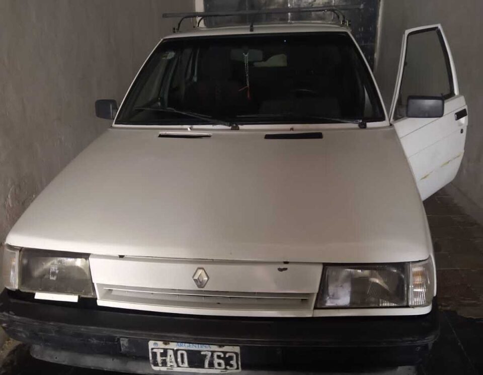 Se llevaron un auto en cuestión de segundos del frente de una vivienda