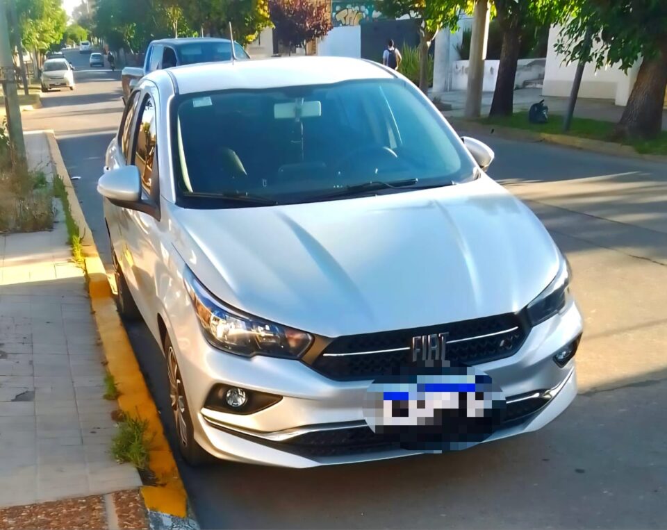 Estacionó frente a un garaje y fue multado: rápido accionar del área de Tránsito