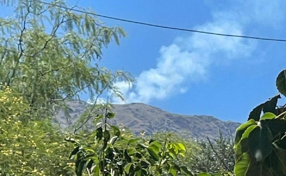 Incendios en Córdoba: bomberos combaten dos focos en Lutti y Villa de Soto