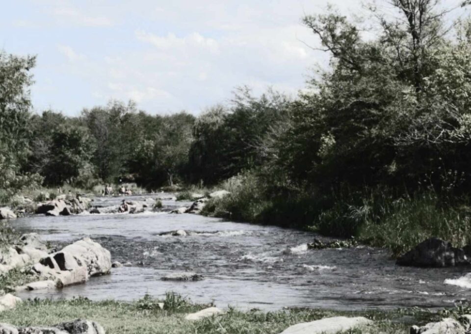 Operativo urgente: buscan a un chico que se cayó en el río Los Molinos