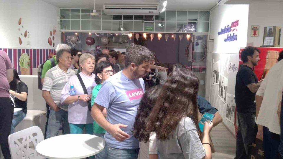 Alta Gracia es dulcera: Un éxito la noche de las heladerías en la ciudad