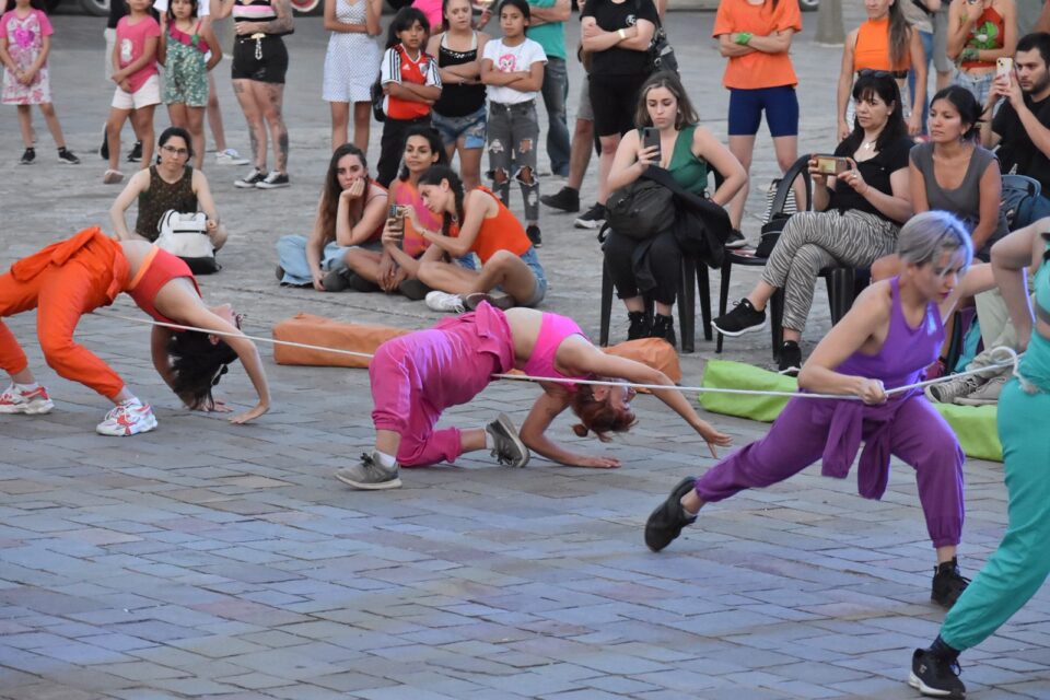 Ocupar vuelve a las plazas: la danza contemporánea toma el espacio público