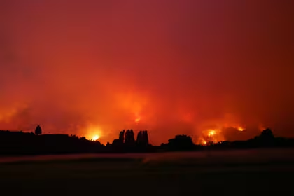 Incendios fuera de control en Chubut: Cholila rodeada, los bomberos de todo el país en alerta
